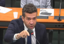 Photo of Conselho de Ética da Câmara suspende mandato de André Janones por 90 dias por ofender Nikolas Ferreira
