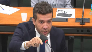 Photo of Conselho de Ética da Câmara suspende mandato de André Janones por 90 dias por ofender Nikolas Ferreira