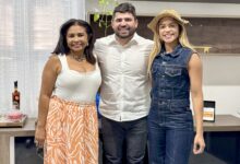 Photo of Prefeito de Itaporanga Azif recebe em seu gabinete cantora e atriz Lucy Alves com raízes na cidade