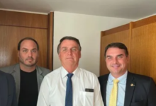 Photo of Medida restringe visita dos filhos Flávio e Carlos a Bolsonaro