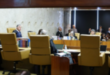 Photo of Oito ministros não se manifestam a favor de Moraes em sessão do STF