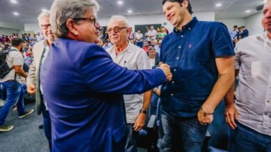 Photo of “Onde o senhor estiver, estarei ao seu lado”, afirma Leo Bezerra a João Azevêdo