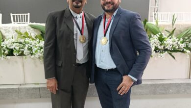 Photo of Paulo Porcino e o professor Ridelson recebem a  Medalha Epitácio Pessoa é a mais alta honraria concedida pela Assembleia Legislativa da Paraíba