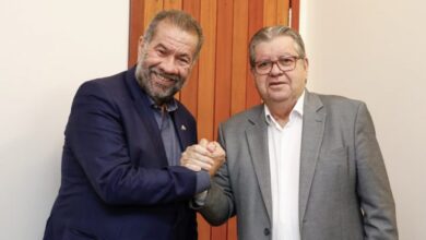Photo of Governador João Azevêdo recebe presidente do PDT, Carlos Lupi, em JP
