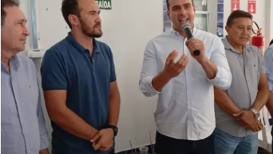 Photo of Lucas Ribeiro cumpre agenda no Vale do Piancó e entrega ao lado do prefeito Vicente Neto de Serra Grande  uma nova  creche