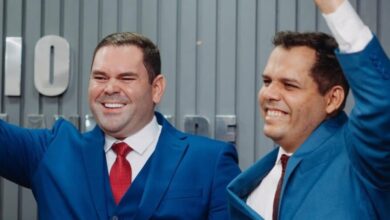 Photo of Justiça cassa mandatos do prefeito e vice de Alagoinha por abuso de poder com distribuição de cestas básicas e benefícios sociais