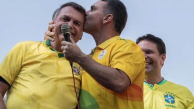 Photo of Jair Bolsonaro escolhe Flávio Bolsonaro para ser candidato a presidente em 2026
