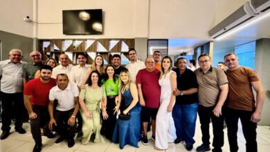 Photo of Prefeito Azif reúne três ex-prefeitos e demonstra força política em Itaporanga ao anunciar apoio a Lucas Ribeiro