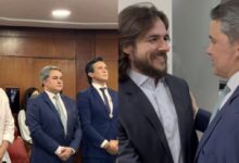 Photo of Efraim é homenageado na CMJP com Pedro e Ruy na plateia em meio à disputa com Cícero