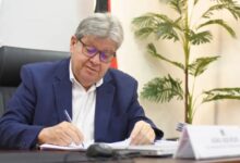 Photo of João nomeia ex-prefeitos da Paraíba no Governo do Estado