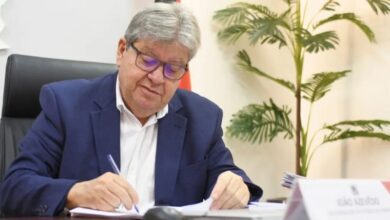 Photo of João nomeia ex-prefeitos da Paraíba no Governo do Estado