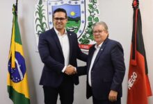 Photo of João Azevêdo transmite cargo para Lucas Ribeiro que assume interinamente o governo até 1º de março