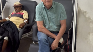 Photo of Após sentir dores, Ricardo Coutinho é atendido em hospital público no Sertão durante agenda de pré-campanha e compartilha experiência nas redes sociais