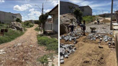 Photo of Mesmo com empecilhos de grandes rochas a prefeitura de Itaporanga realiza a pavimentação de várias ruas