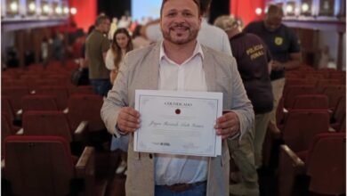 Photo of Trabalho reconhecido: Câmara de Conceição homenageia professor Jayro da sétima gerência de Educação com votos de aplausos