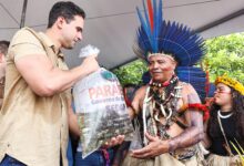 Photo of Governador Lucas Ribeiro participa de celebração do Dia dos Povos Indígenas e realiza entregas em Baía da Traição