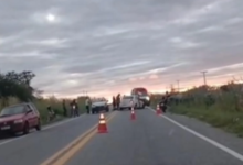 Photo of Colisão entre três carros deixa advogado ferido na BR-361 entre Itaporanga e Piancó