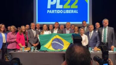 Photo of Flávio Bolsonaro escolhe Alfredo Gaspar como vice na disputa pela Presidência
